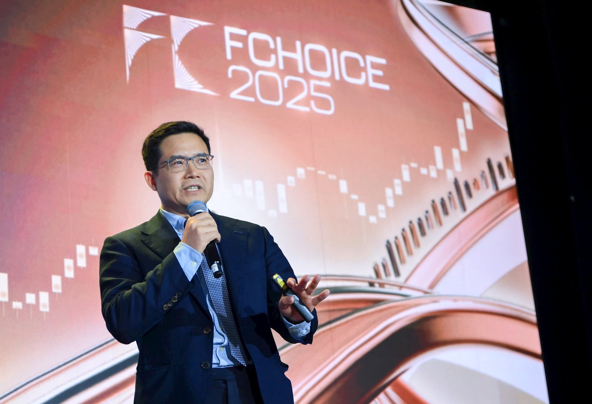 Chưa bao giờ chứng khoán Việt Nam làm được điều này