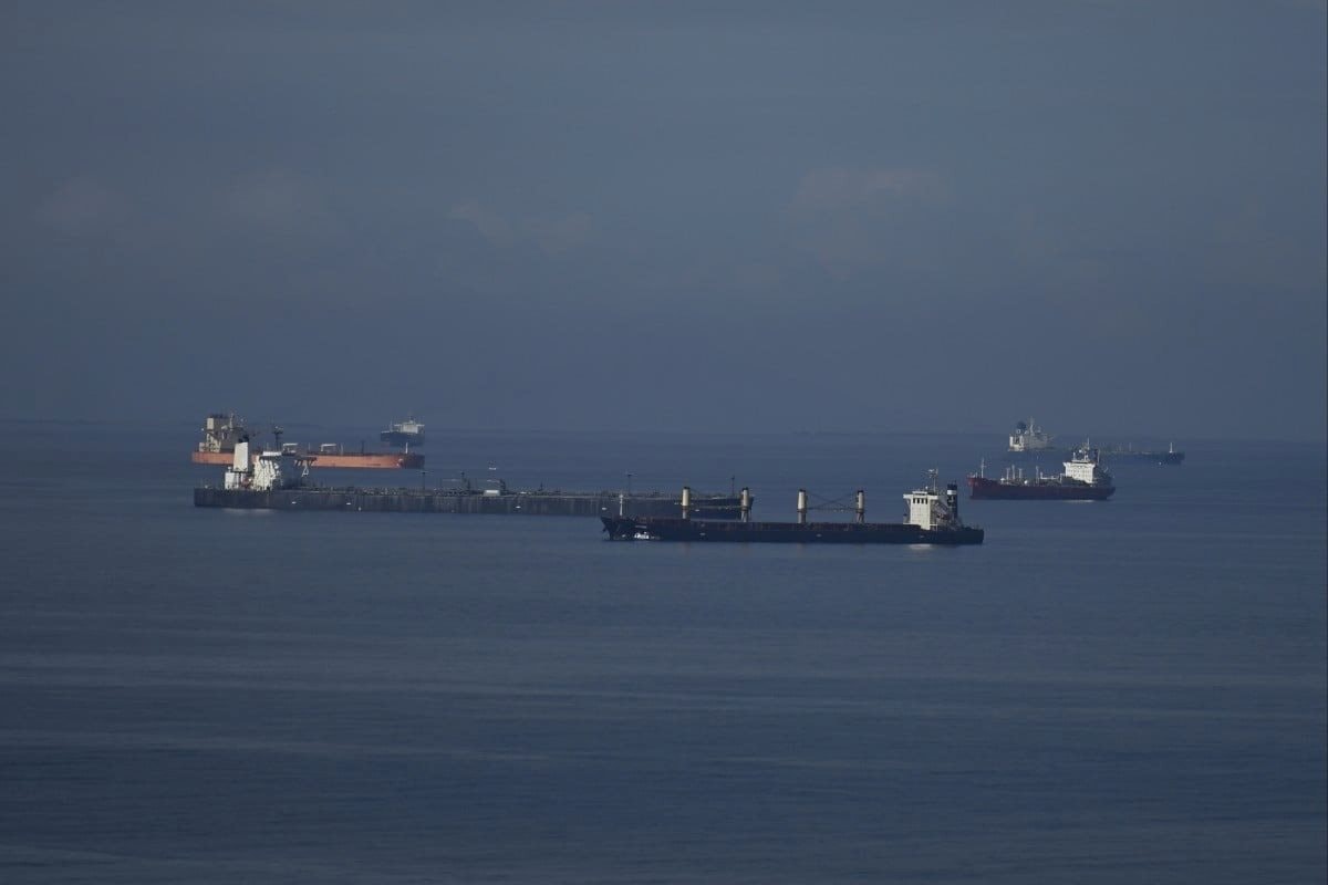 Đang trên đường đi nhận dầu do Venezuela trả nợ, siêu tàu chở dầu treo cờ Trung Quốc đột ngột quay đầu về