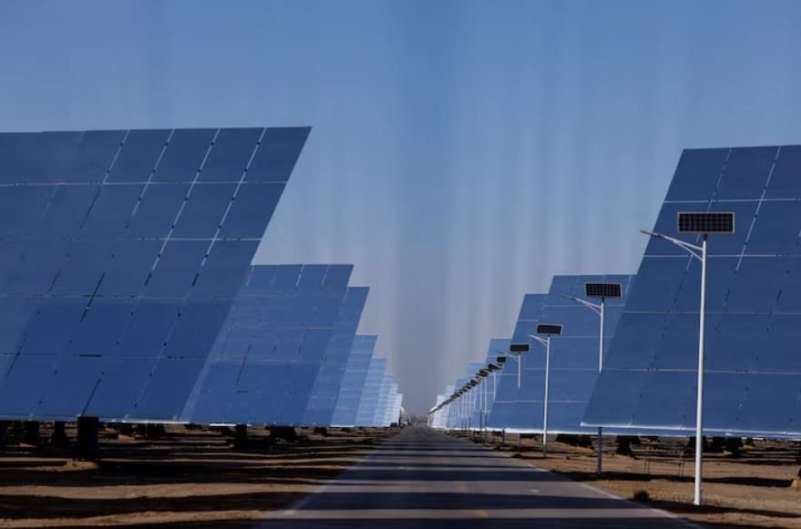 Dù thắng hay thua, canh bạc nhiên liệu hóa thạch của ông Trump cũng đưa Trung Quốc lên ngôi vương năng lượng sạch