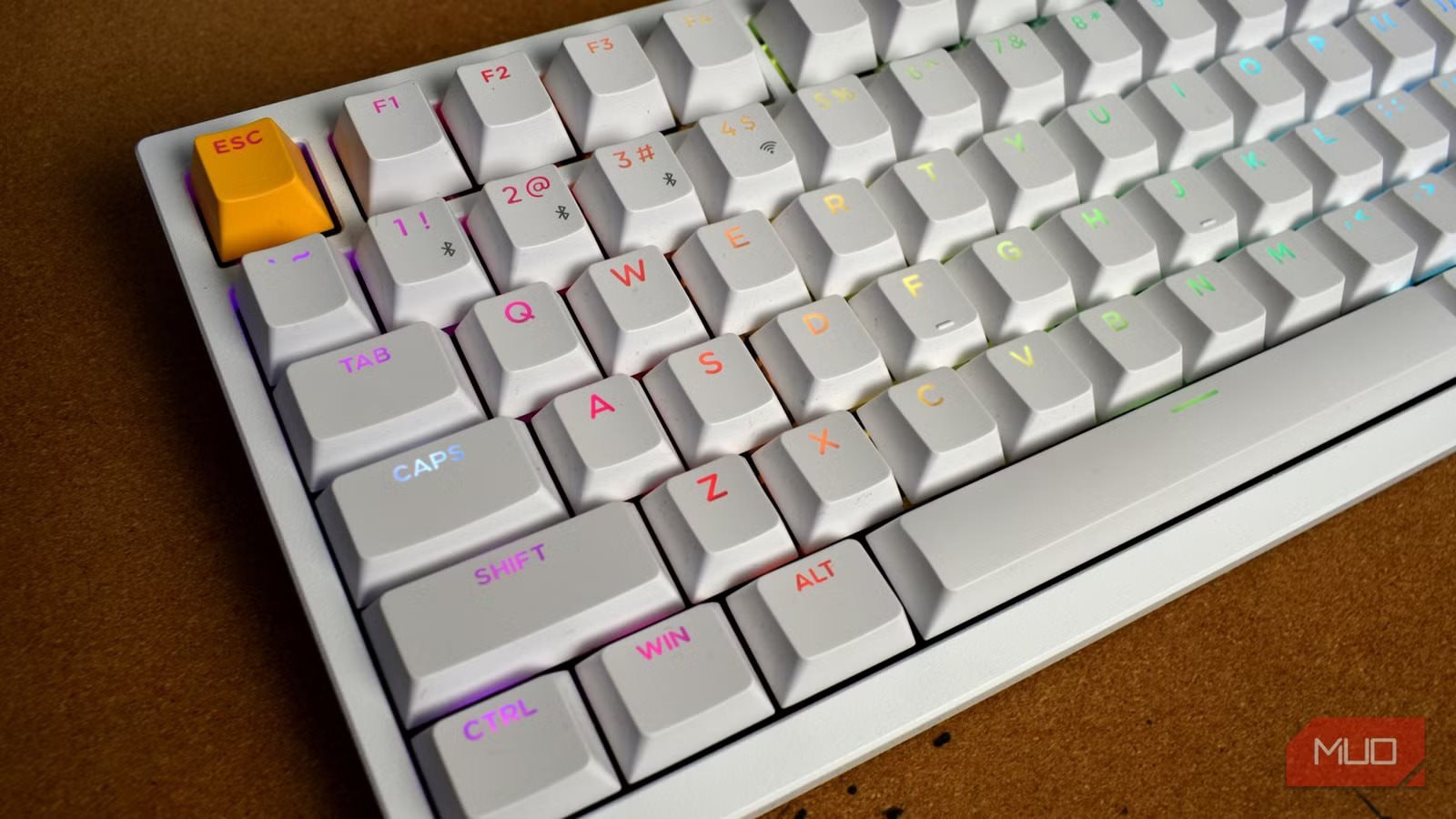 Sao bàn phím không làm thẳng hàng mà lại lệch nhau "ngứa mắt" đến vậy: Bí ẩn này đã tồn tại suốt 70 năm qua