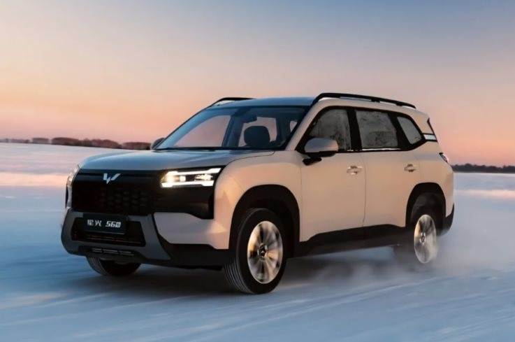 Hãng xe xây nhà máy tại Việt Nam ra mắt SUV mới nhiều phiên bản, giá khởi điểm chỉ hơn 200 triệu đồng