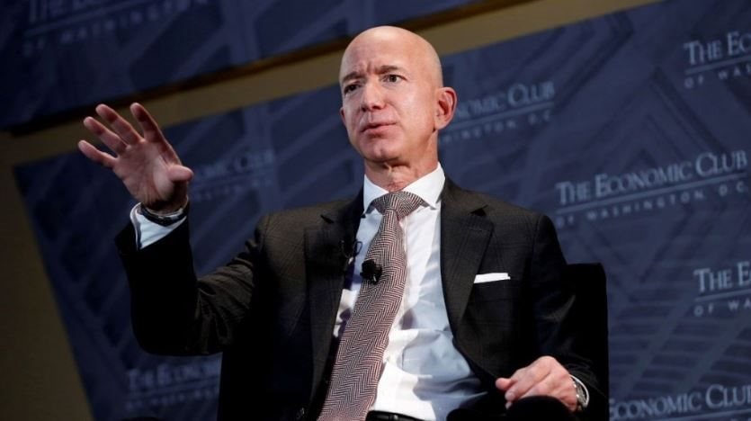“Tôi khởi nghiệp Amazon năm 30 tuổi”: CEO Amazon Jeff Bezos khuyên doanh nhân Gen Z nên tích lũy kinh nghiệm làm việc trước