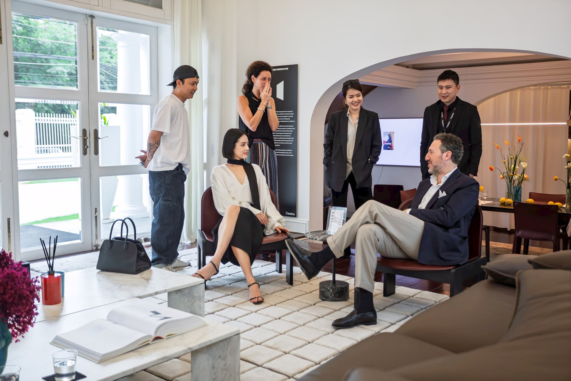 Đằng sau tấm bình phong có giá gần 2,7 tỷ đồng và cú bắt tay độc quyền của 1 công ty Việt Nam với gã khổng lồ Ý