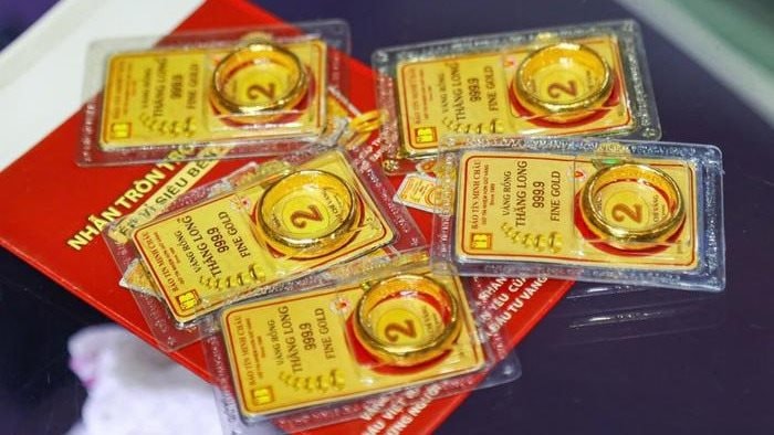 Giá vàng ở Việt Nam đột ngột tăng mạnh, bứt tốc tiến sát mốc kỷ lục chưa từng có trong lịch sử