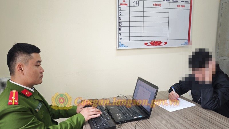 Phát hiện 18 người chuyển khoản hơn 40 triệu đồng vào tài khoản của thanh niên SN 2008: Công an khẩn trương dùng nhiều biện pháp nghiệp vụ điều tra