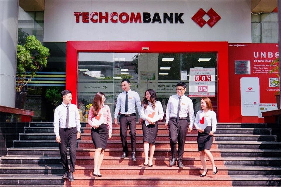 Techcombank (TCB) báo lãi kỷ lục gần 26.000 tỷ đồng trong năm 2025
