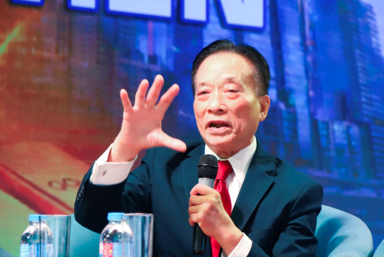 TS. Nguyễn Trí Hiếu: “Nhà đầu tư nên tiếp tục giữ vàng”