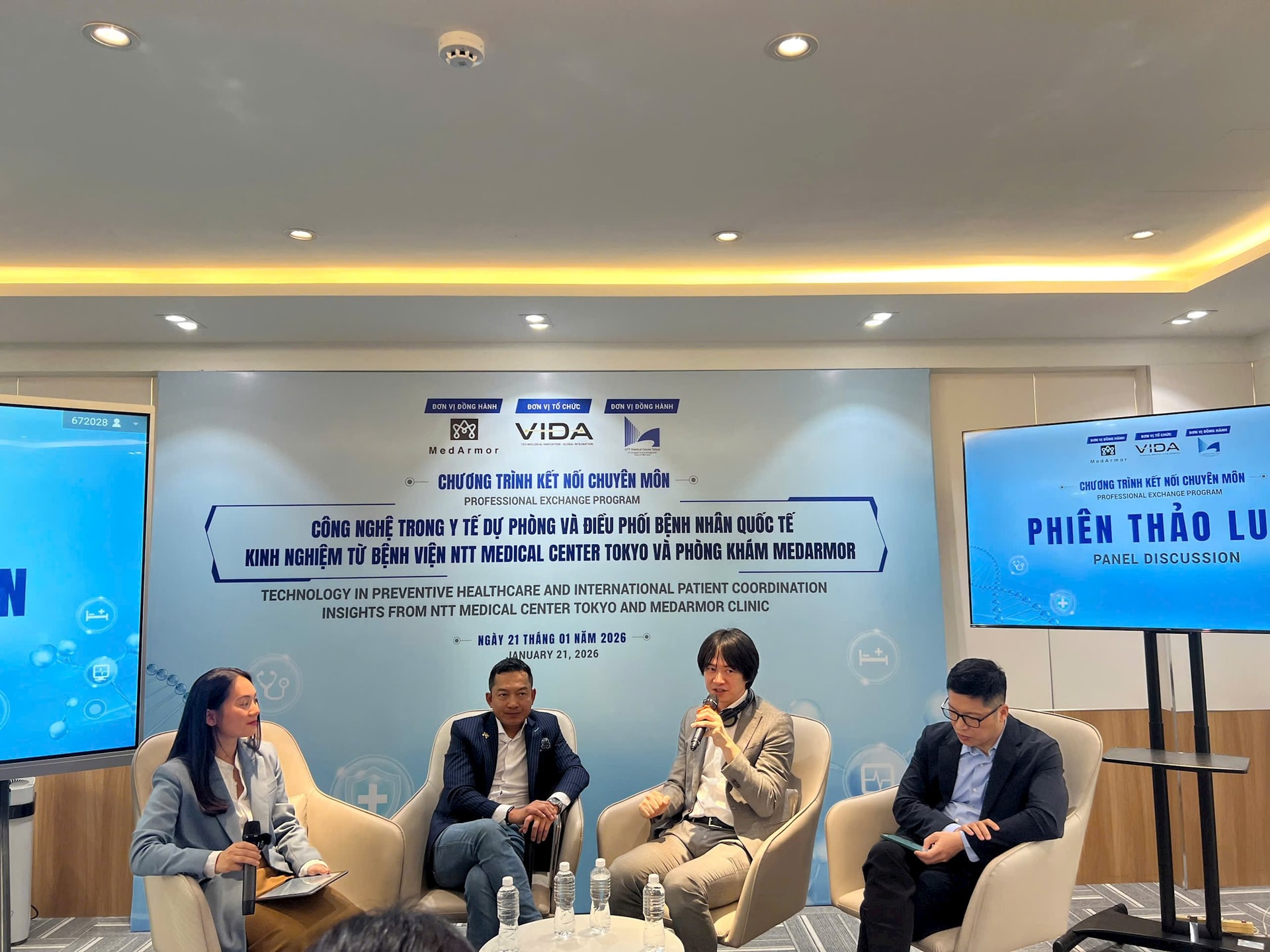 Chuyên gia Nhật Bản và Việt Nam cùng chia sẻ về công nghệ chăm sóc sức khỏe 