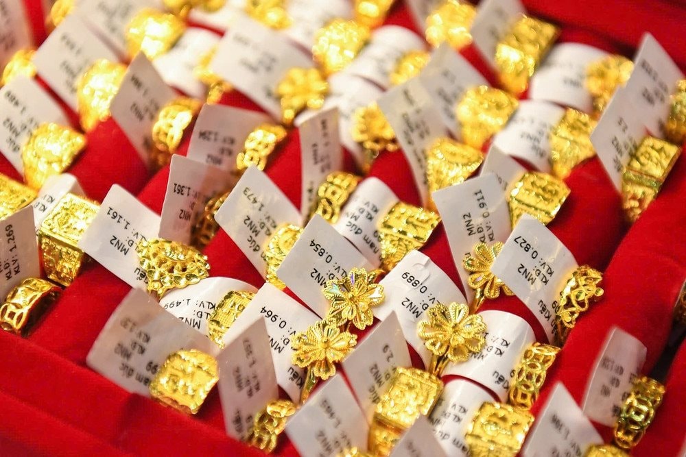 Sáng 22/1: Giá vàng thế giới và trong nước đồng loạt giảm mạnh