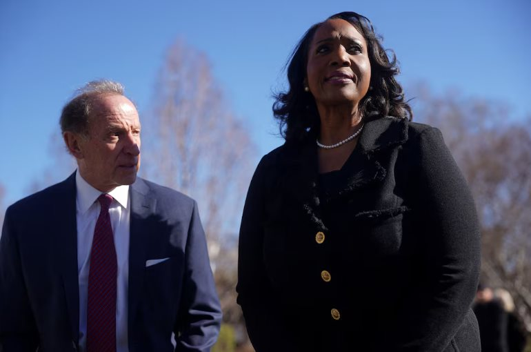 Tòa án Tối cao Mỹ phát tín hiệu giữ ‘vùng cấm’ của Fed: Thế giằng co quyền lực của ông Trump rẽ hướng