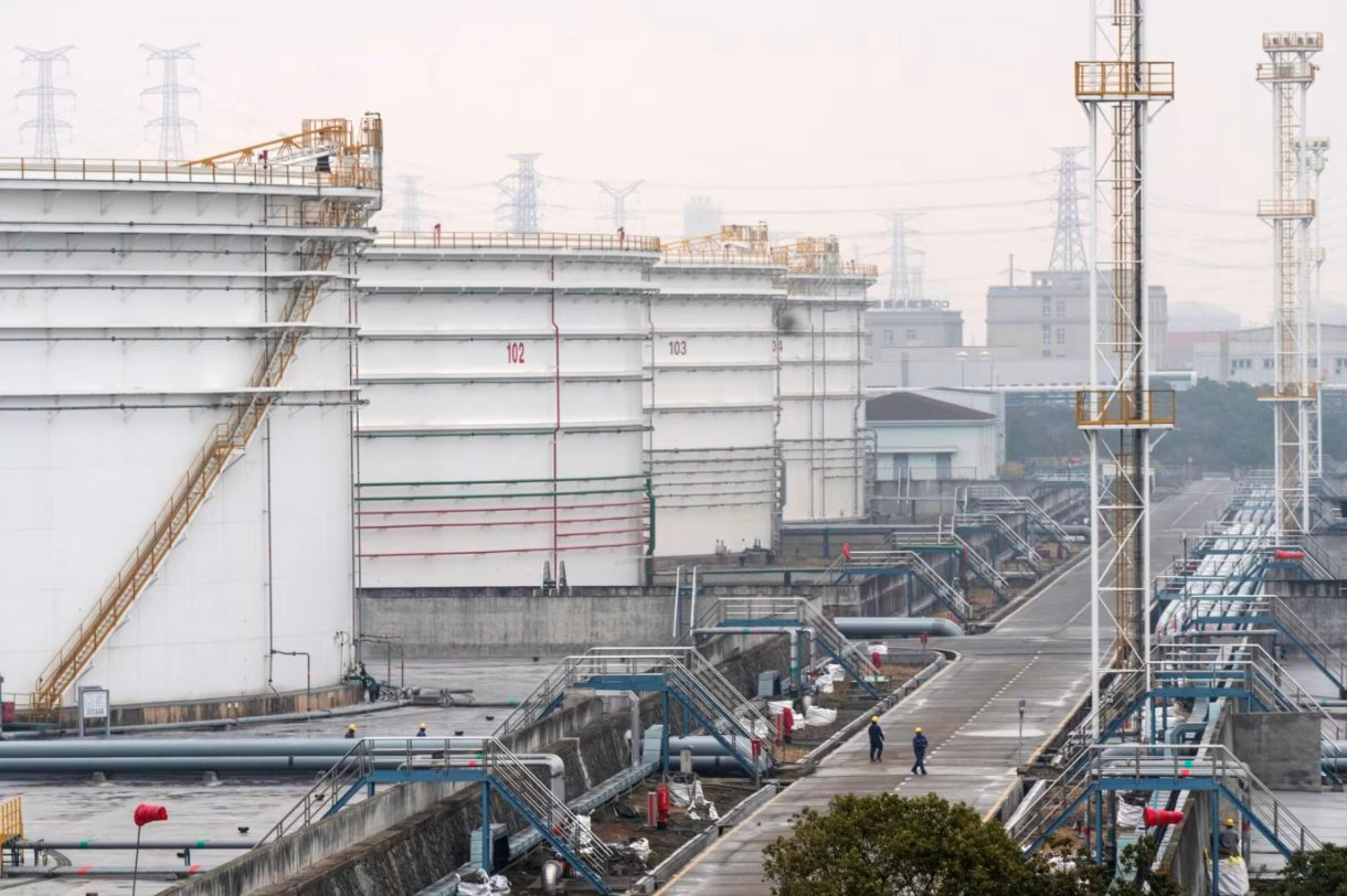 Trung Quốc hứng cú sốc từ 4,4 tỷ thùng dầu