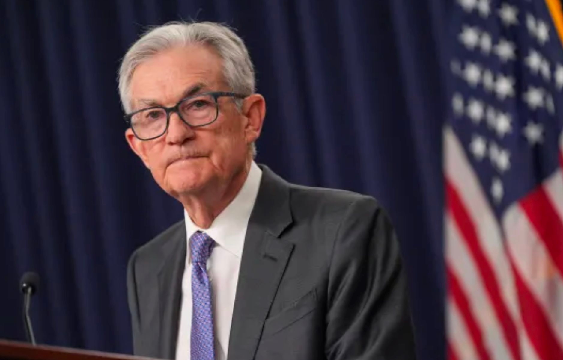 Fed bất ngờ có động thái lạ, khiến cả thị trường lo sợ bán tháo đồng USD: Chuyện gì đang xảy ra?