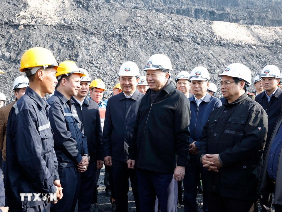 Tổng Bí thư, Thủ tướng thăm DN khai thác gần 3 triệu tấn "vàng đen" của VN, có doanh thu 5.200 tỷ đồng