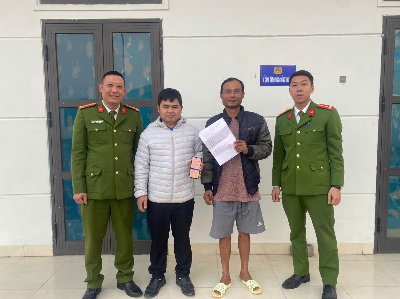 Tài khoản MB Bank của thanh niên SN 1996 có giao dịch 1,4 tỷ đồng với người không rõ lai lịch: Công an xã lập tức vào cuộc 