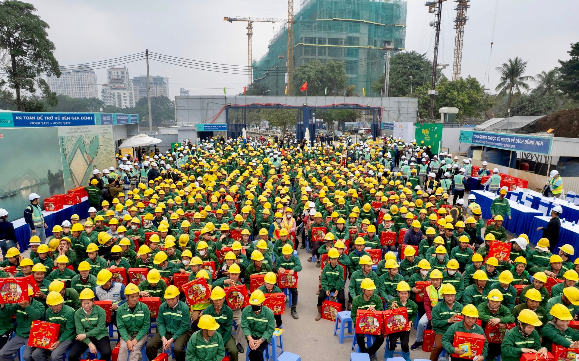 Năm nay, hơn 33.000 lao động sẽ nhận quà lớn 
