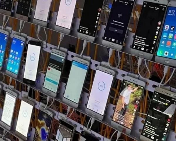 'Kiếm' hơn 50 tỷ đồng từ hàng trăm người nhờ 'chăm' xem livestream, 11 thanh niên bị công an bắt giữ