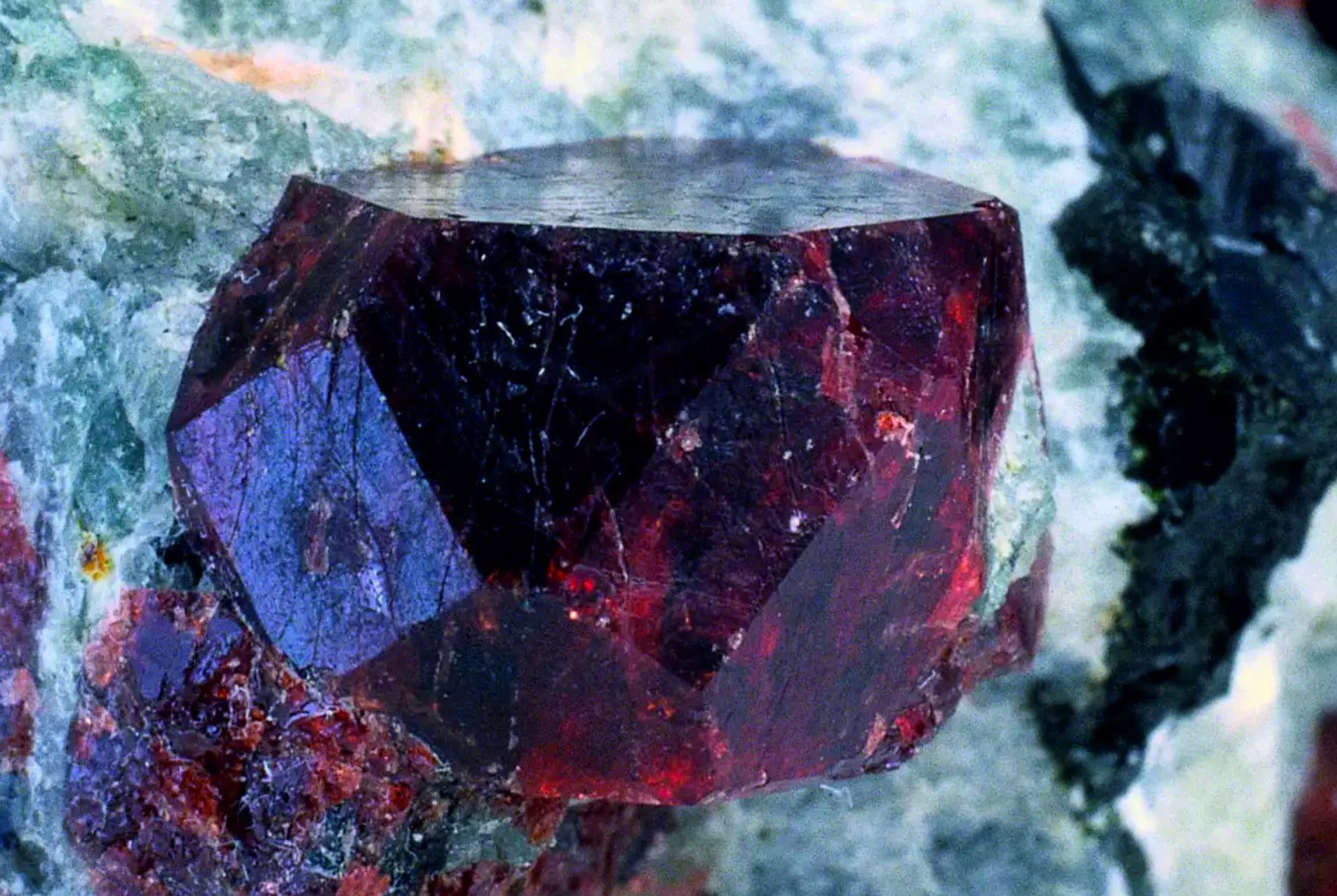 Chuyên gia Mỹ thừa nhận: Kể cả nắm trong tay 36 triệu tấn 'kho báu' trị giá đến gần 20 nghìn tỷ USD, Mỹ vẫn đi sau Trung Quốc