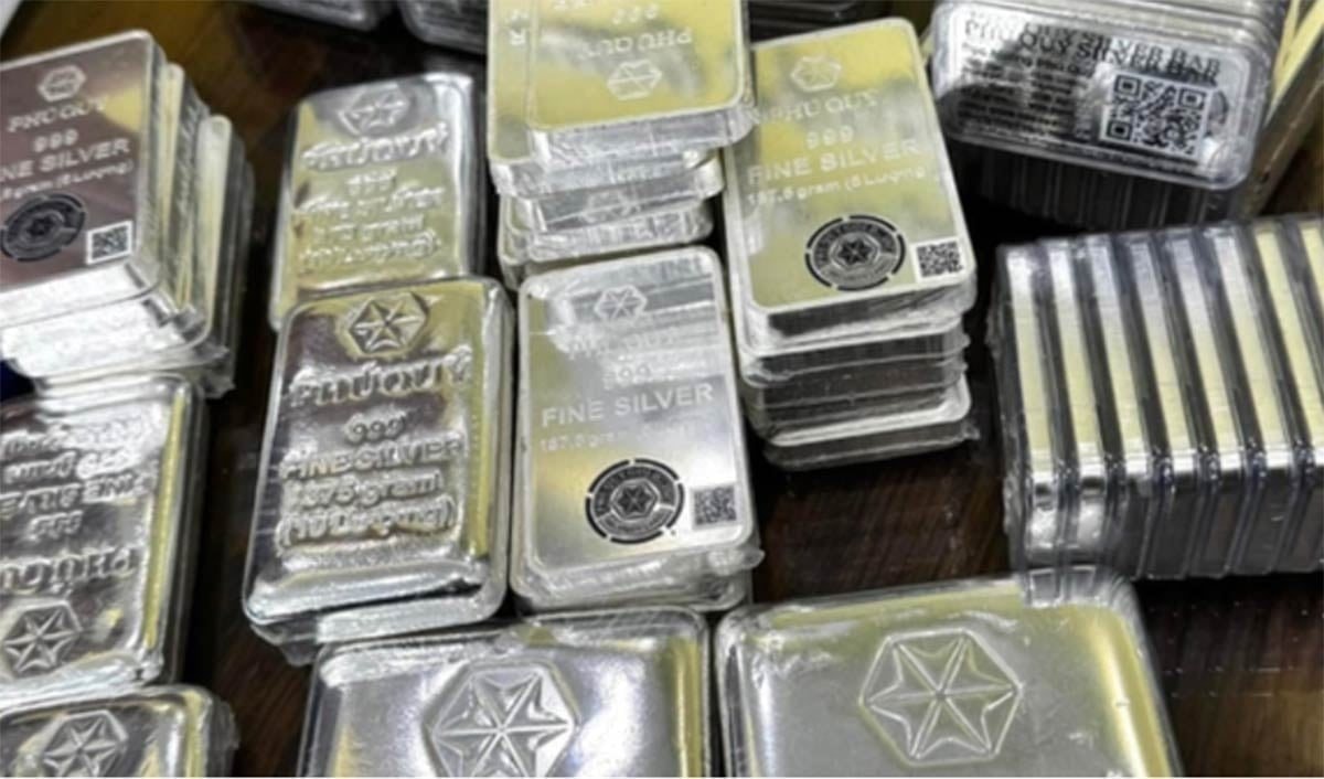 Chuyện gì đây: Quỹ bạc lớn nhất thế giới bán ra 500 tấn bạc trong 7 ngày