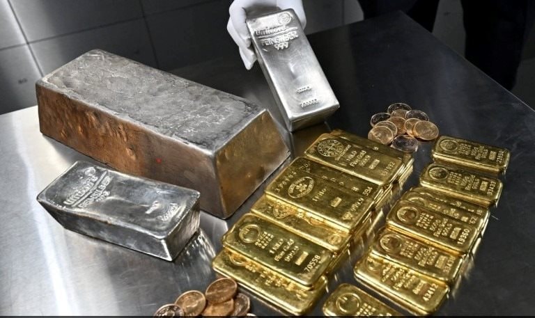 Trung Quốc mạnh tay hạ nhiệt "cơn sốt" vàng, bạc, dầu: Ra cảnh báo tới nhà đầu tư