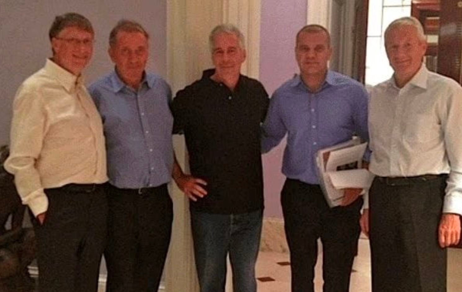 3 triệu trang tài liệu về tỷ phú Jeffrey Epstein được công bố: Bill Gates bị chỉ tên đích danh