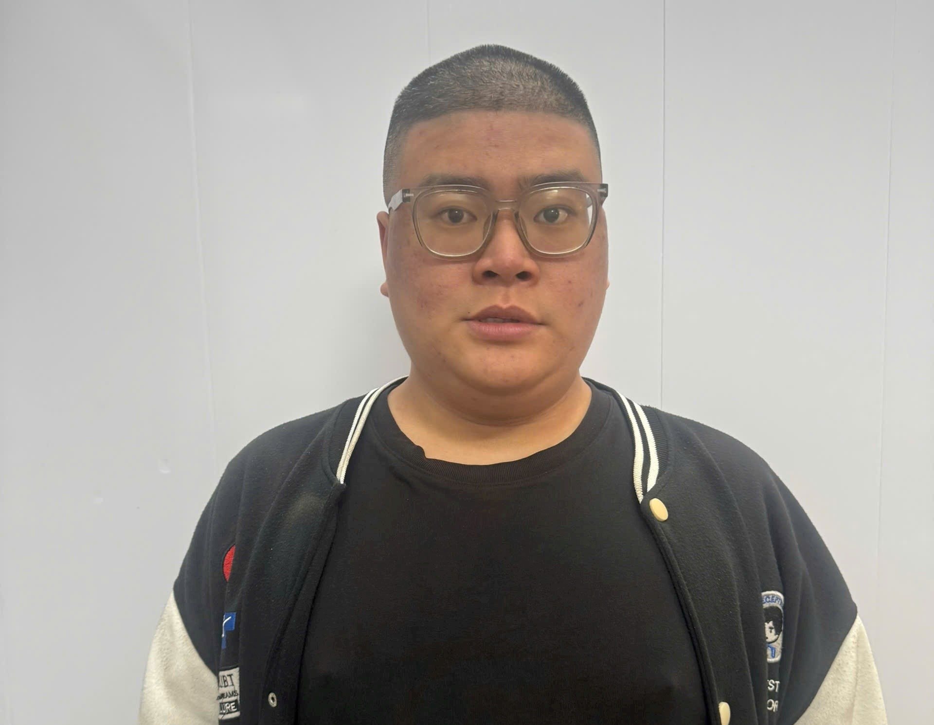 Nạn nhân của Nguyễn Long SN 2001 đến trình báo Công an