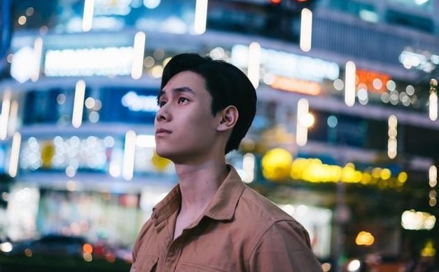 Buồn của người sinh ra ở vạch đích: Tìm mọi cách từ bỏ, thà đi rửa bát chứ không muốn thừa kế