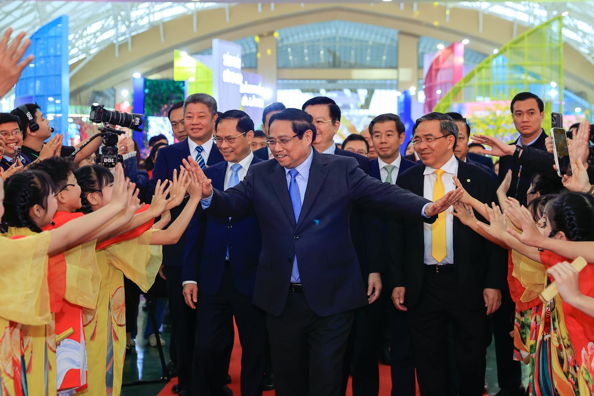 Tại sự kiện "6 nhất" ở công trình top 10 TG, Thủ tướng biểu dương tập đoàn của tỷ phú Phạm Nhật Vượng