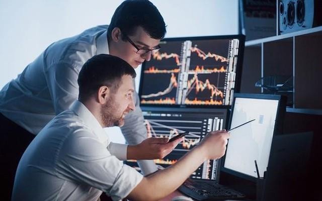 Phiên 3/2: Khối ngoại tiếp đà bán ròng hơn 600 tỷ đồng, ngược chiều gom mạnh hai cổ phiếu bluechips