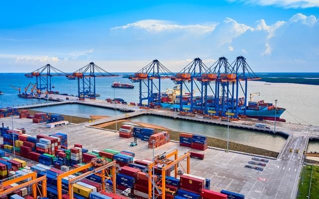 Cổ phiếu "gã khổng lồ" sở hữu cảng nước sâu lớn nhất Việt Nam "tím lịm" sau khi báo lãi lớn, cá mập âm thầm gom hàng