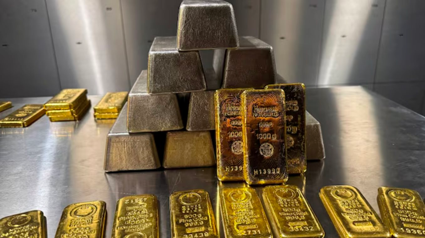 Bí mật bị phơi bày: Hàng loạt 'cá mập' đứng sau đã âm thầm rút tiền trước khi cú sập khiến thị trường vàng, bạc chao đảo