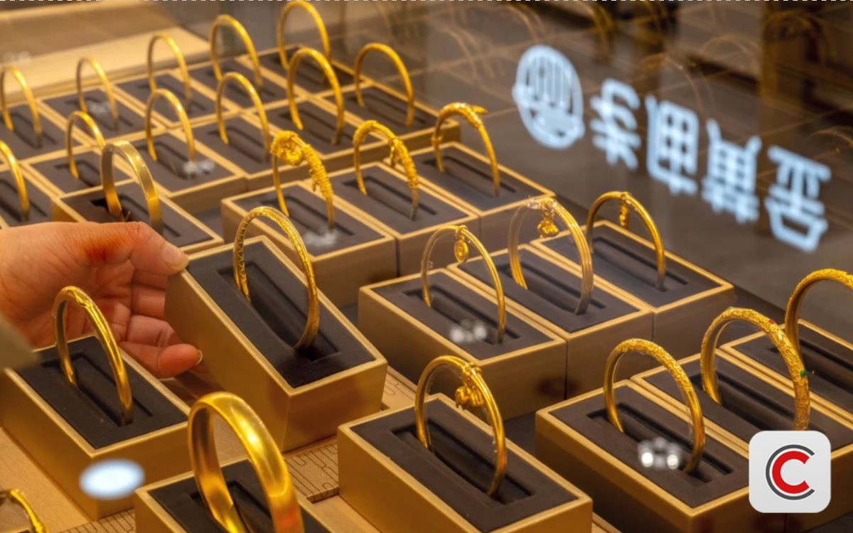 Thêm 1 app đầu tư vàng bị gắn 'cảnh báo đỏ': Hiệu ứng domino lan rộng thị trường tư nhân, nhà đầu tư ồ ạt đòi rút tiền