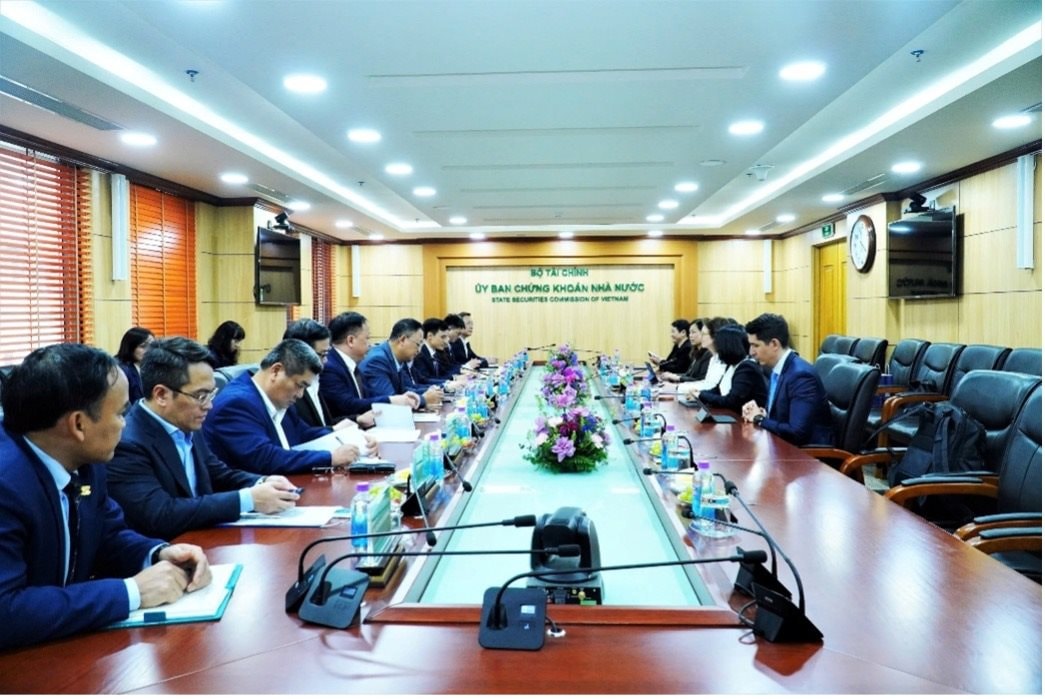 Chủ tịch UBCKNN tiếp Tổng Giám đốc FTSE Russell