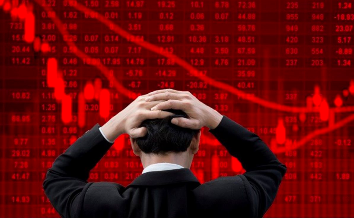 Khối ngoại thẳng tay bán ròng hơn 900 tỷ đồng phiên cuối tuần, "xả" mạnh một cổ phiếu ngân hàng