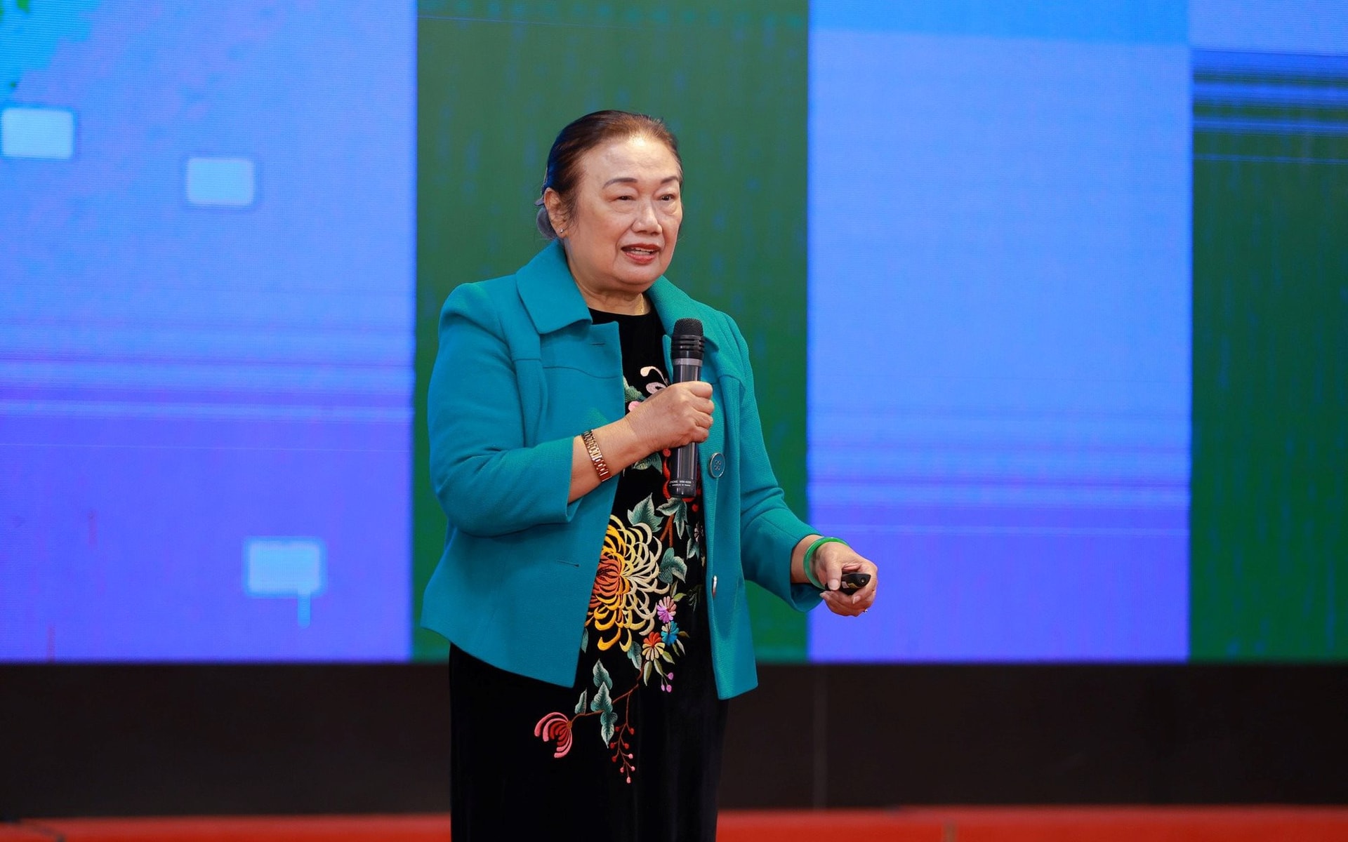 Một hộ kinh doanh có tới 5-10 tài khoản ngân hàng: Chuyên gia Thuế ra khuyến cáo về kê khai thuế
