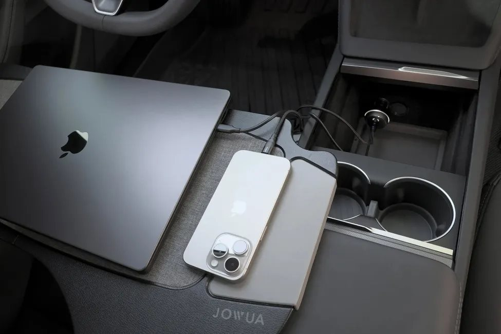 Lẽ ra phải ngày càng rẻ đi, món đồ mà gần như ai cũng "ôm ấp" hàng ngày này lại "tăng như giá vàng"