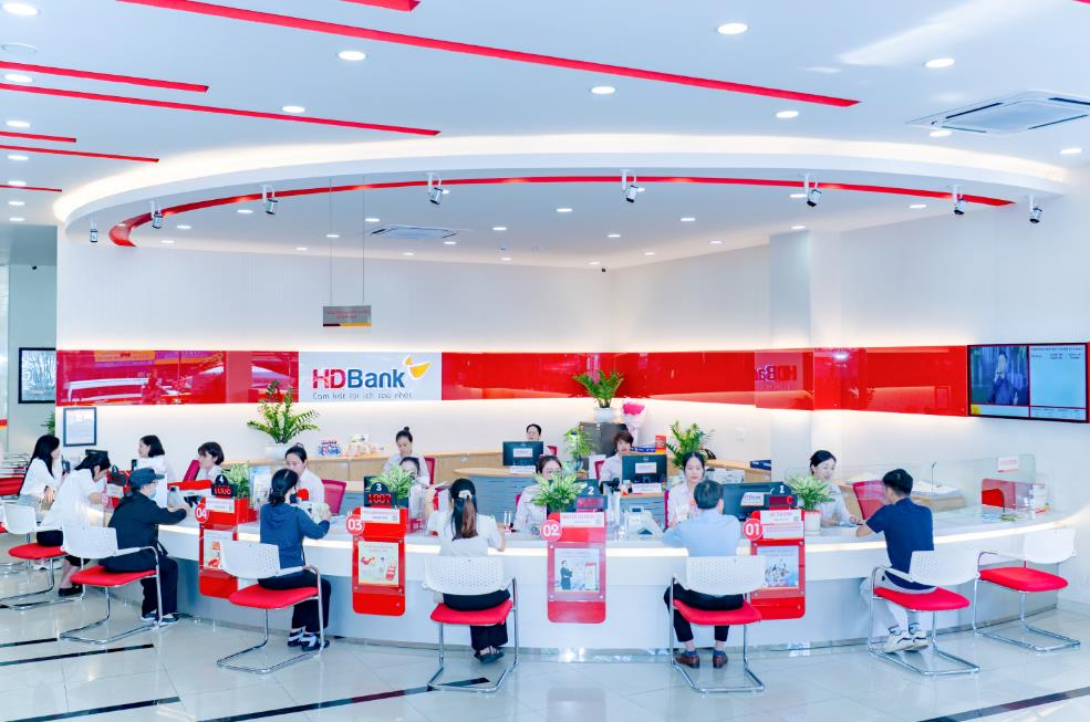 Chủ tịch HDBank đăng ký mua cổ phiếu