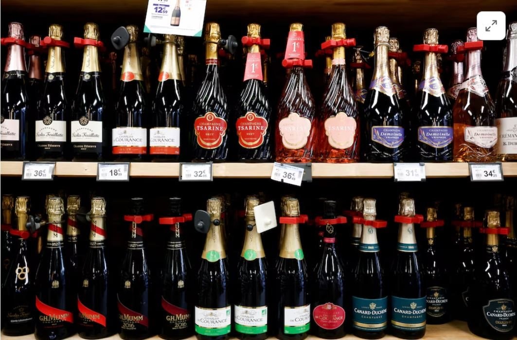 Trung Quốc có thể nhắm vào rượu vang Pháp nếu Paris thúc đẩy áp thuế của EU