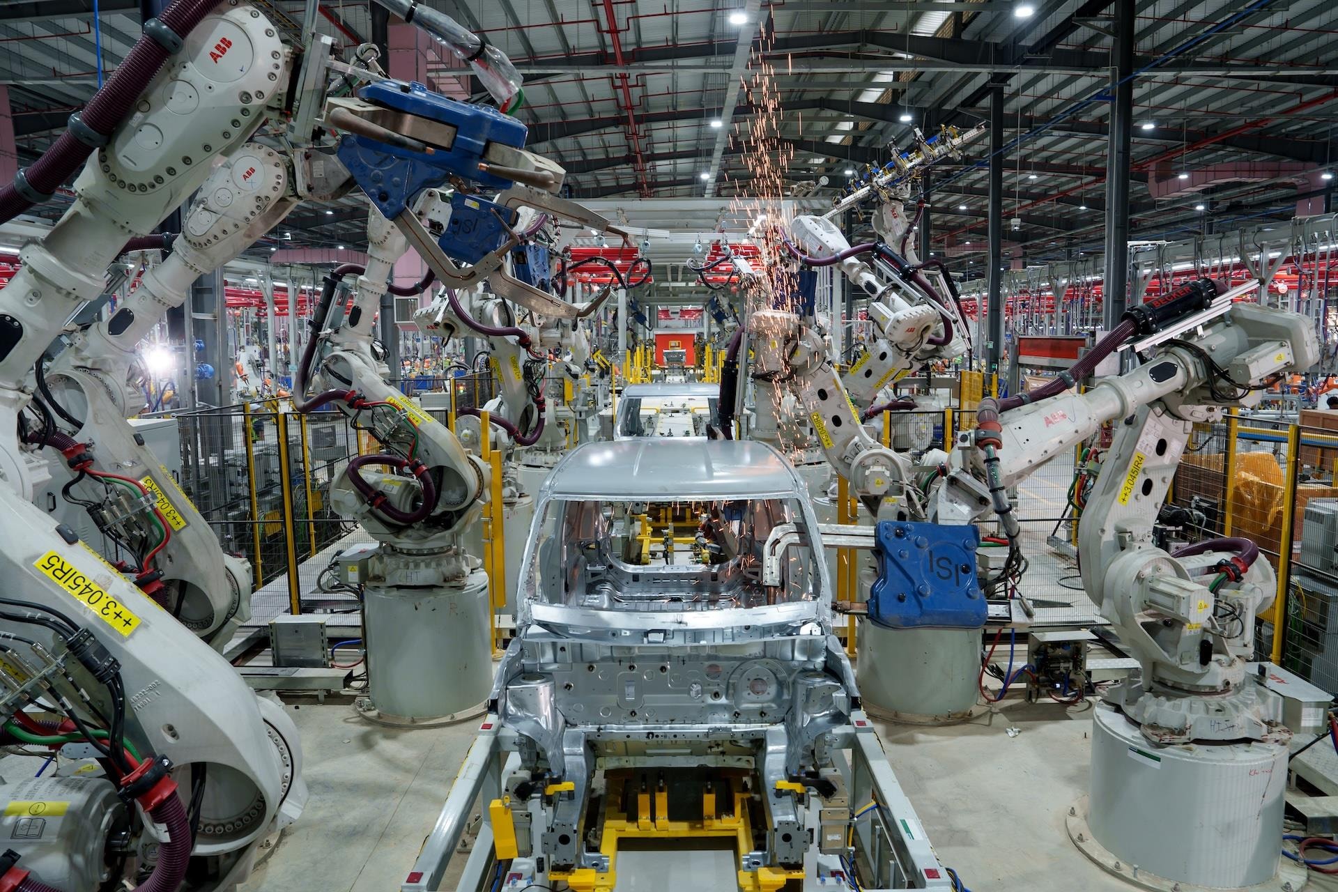 Nhu cầu tuyển dụng "khủng" tại Hà Tĩnh: VinFast cần 3.000 người, Formosa và loạt doanh nghiệp muốn chiêu mộ thêm hàng nghìn lao động