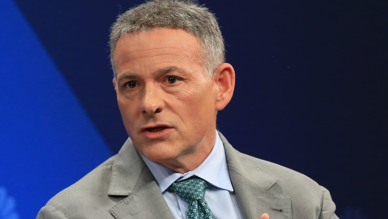 Chuyên gia kỳ cựu Phố Wall: Fed có thể cắt giảm lãi suất nhiều hơn 2 lần, tôi tự tin đầu tư vàng