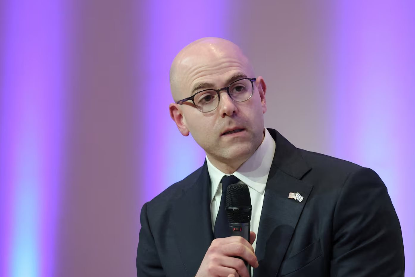 Quan chức Fed thúc giục cắt giảm lãi suất mạnh tay, cảnh báo mối nguy với nền kinh tế Mỹ ngoài lạm phát