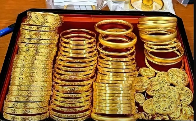 3 năm “đổi lì xì lấy vàng”, 2 bé gái tích lũy được 20 chỉ vàng, giá trị “kho báu nhỏ” tăng gấp đôi khi vàng lập đỉnh