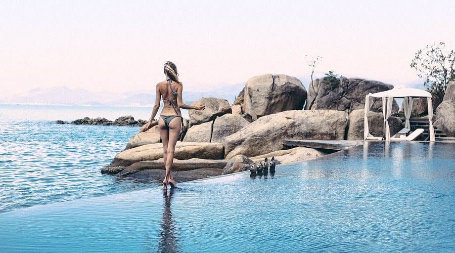 Không phải Phú Quốc, đây mới là vịnh biển Việt Nam được tạp chí Anh xếp top điểm đến lãng mạn nhất châu Á, tọa lạc giữa “thủ phủ” du lịch hút 16,4 triệu lượt khách