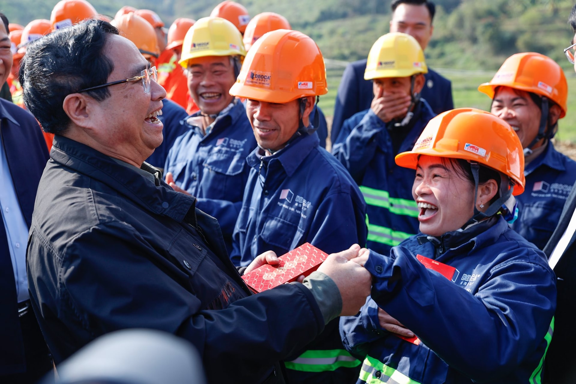 Thăm đại công trường dự án 25.000 tỷ, Thủ tướng biểu dương "vua đào hầm" VN, yêu cầu chốt ngày về đích