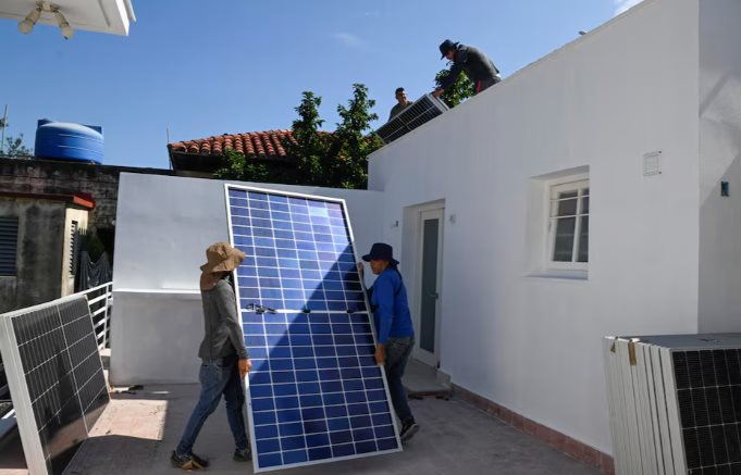 Cuba thiếu điện trầm trọng, láng giềng Việt Nam mang đến tin vui
