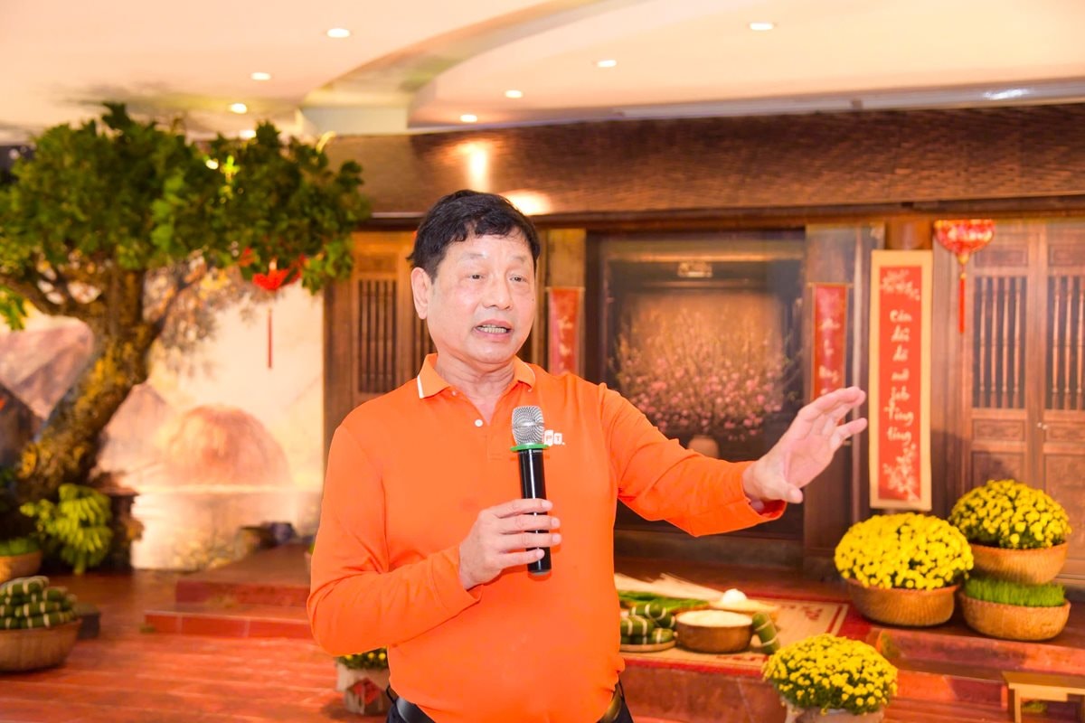 Cổ đông FPT “khổ” vì AI?