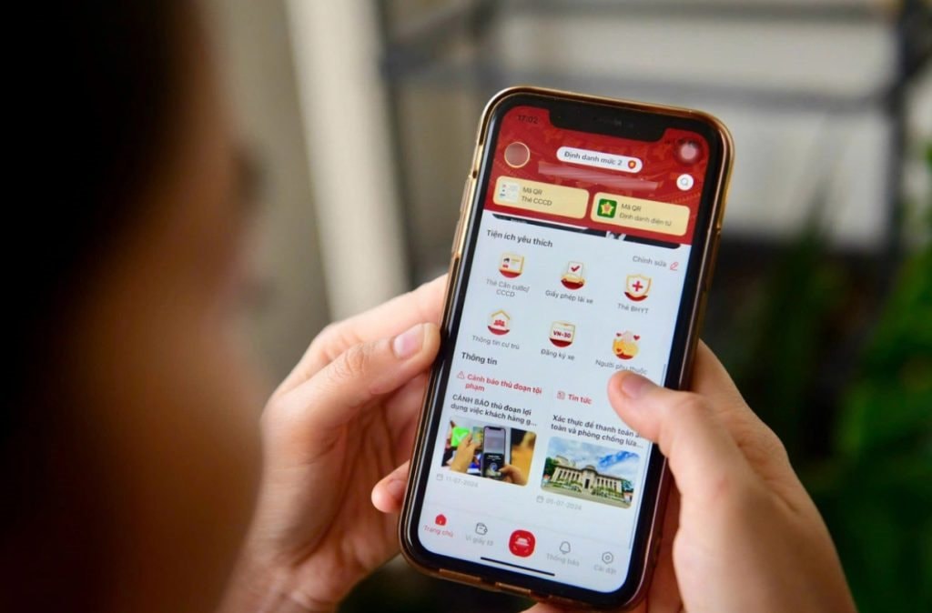 Công an thông tin về tính năng trên VNeID người dân cần biết