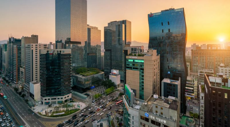 Chứng khoán Hàn Quốc cao kỷ lục, thị trường châu Á xanh mướt, 'bỏ ngoài tai' tuyên bố áp thuế của ông Trump