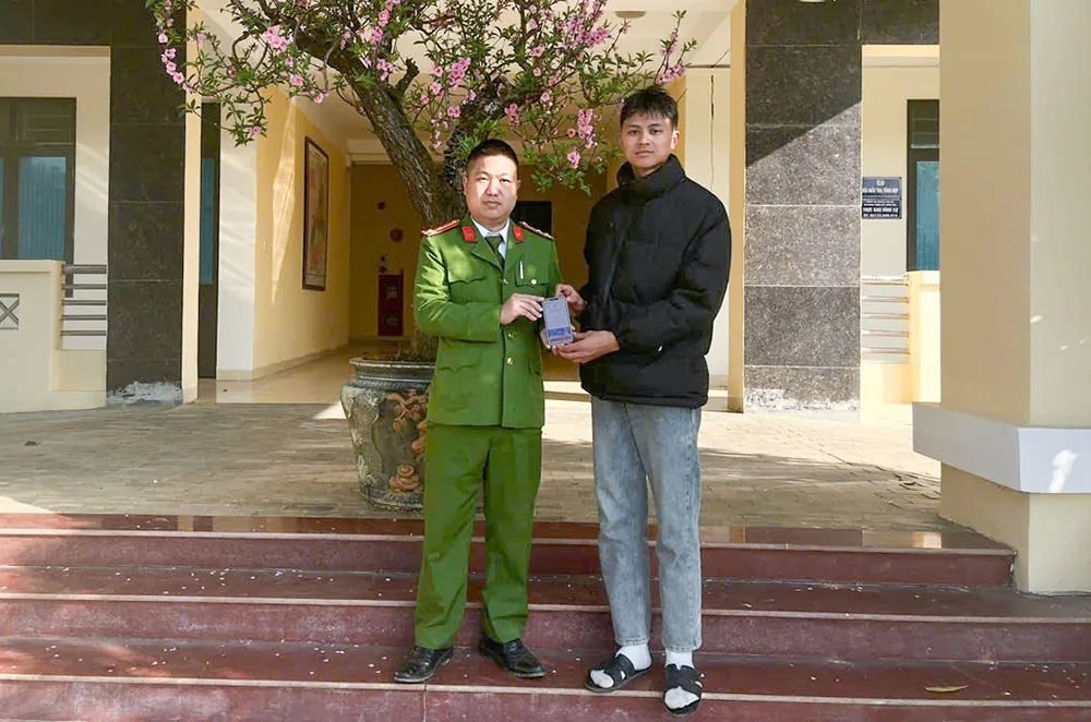 Thanh niên SN 2005 chuyển tiền vào STK 0978122xxx mang tên Lục Doanh Trung: Công an nhận tin báo, truy tìm người nhận tiền