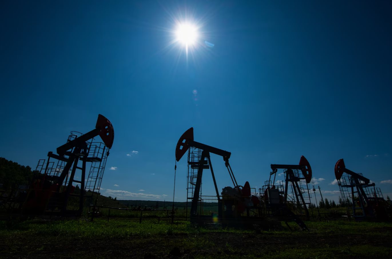 Nga lại đón tin buồn giữa sức ép bủa vây