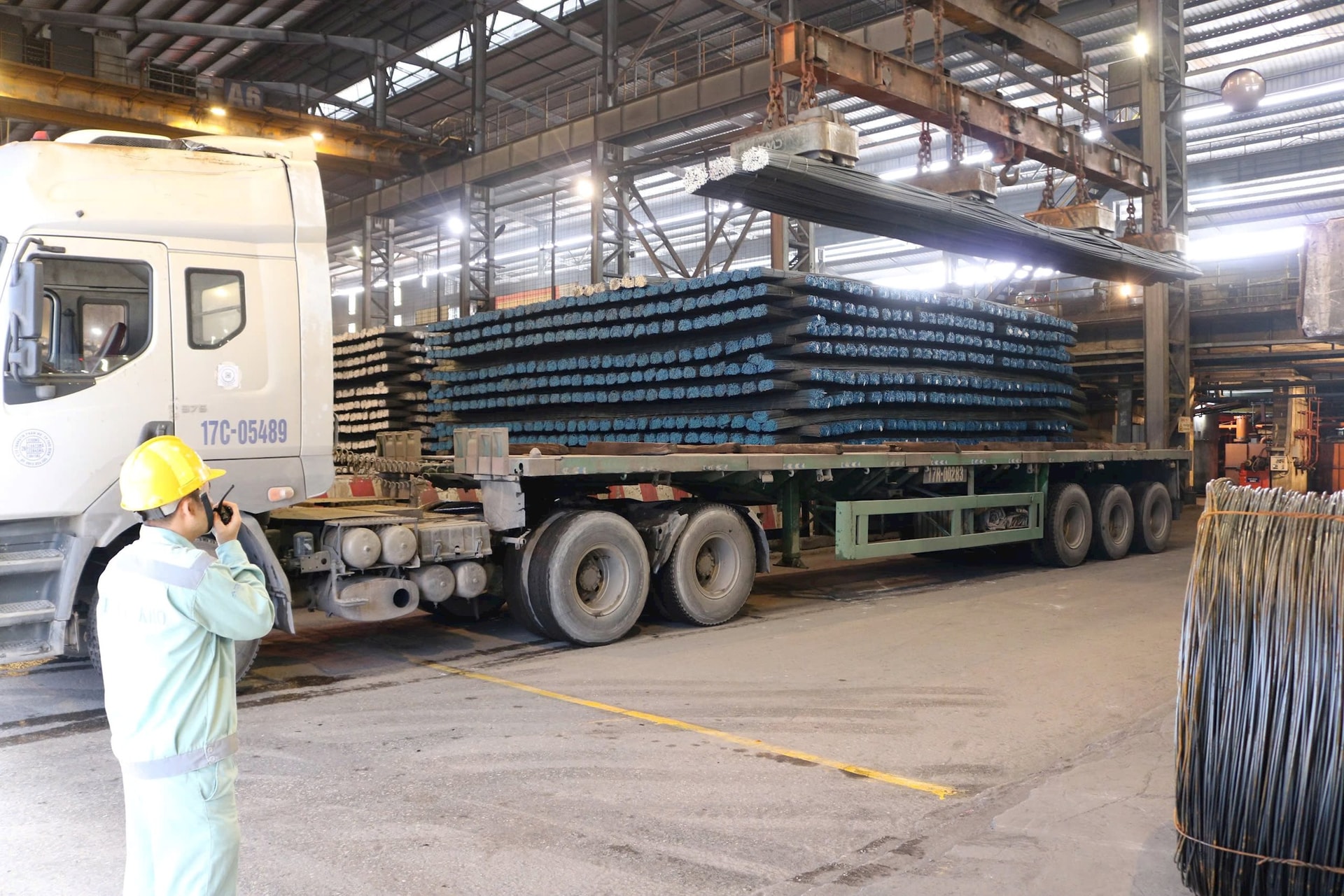 Kỷ lục 25.000 tấn thép xuất hành đầu xuân, Hòa Phát đỏ lửa xuyên Tết